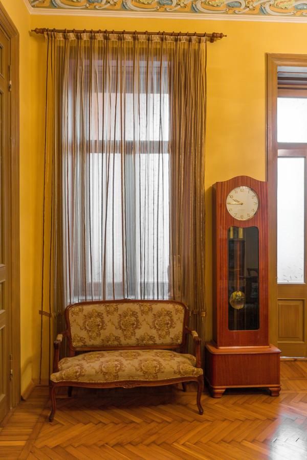 Апартаменты Royal Suite Apartment on Nizami Street Баку-26
