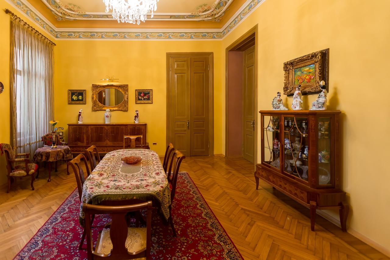 Апартаменты Royal Suite Apartment on Nizami Street Баку-27