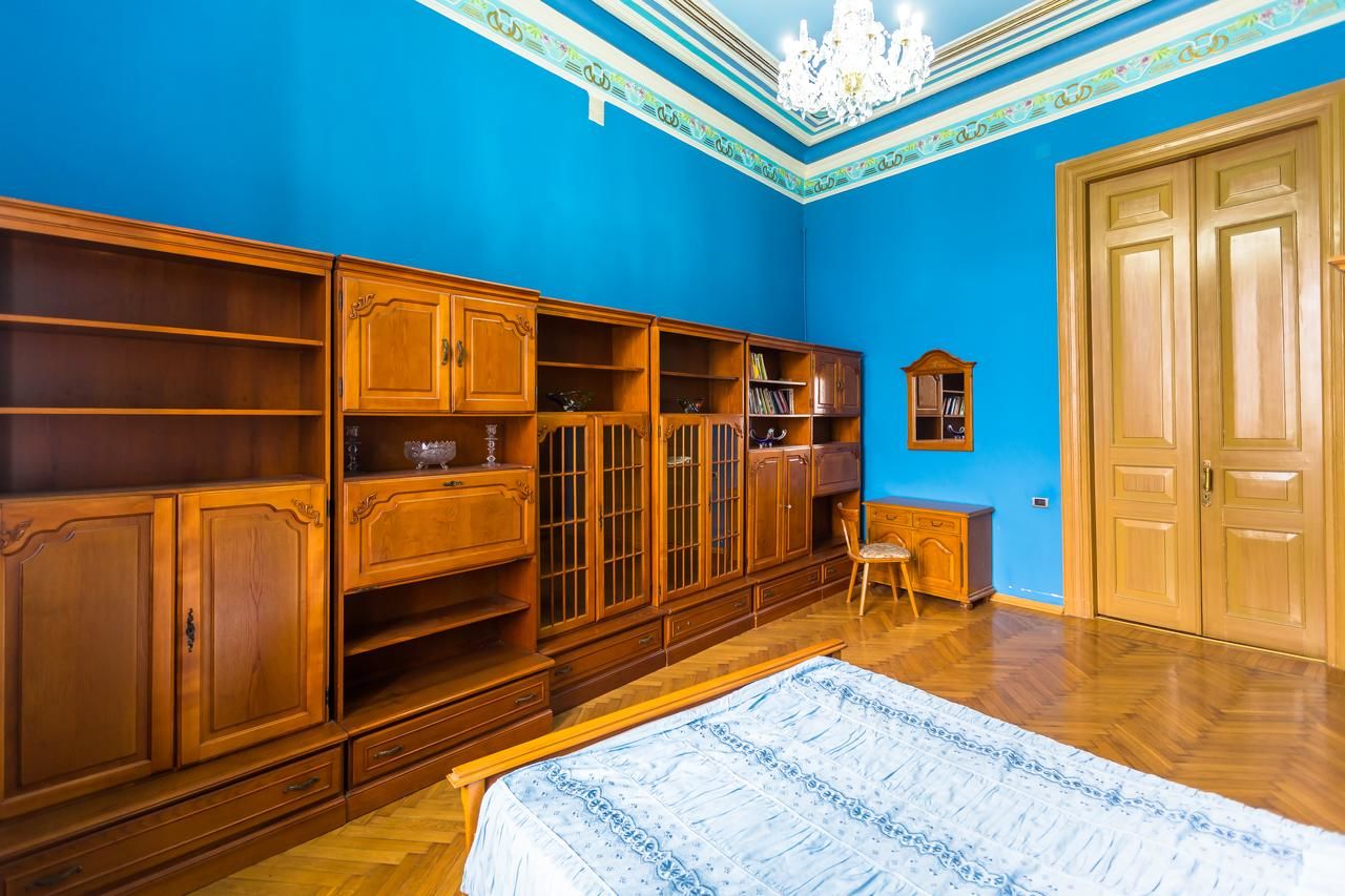 Апартаменты Royal Suite Apartment on Nizami Street Баку-38