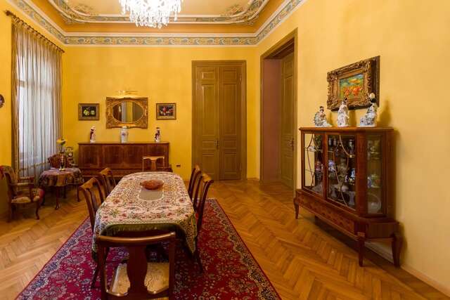 Апартаменты Royal Suite Apartment on Nizami Street Баку-26